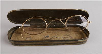 Brille aus Gold - Uhren, Technik, Kuriositäten & eine Sammlung historischer Brillen
