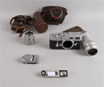 LEICA M3 mit zwei Objektiven - Clocks, Science, and Curiosities including a Collection of glasses