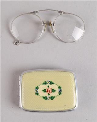 Lorgnette/Klemmer - Clocks, Science, and Curiosities including a Collection of glasses