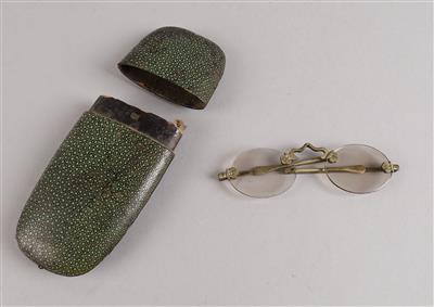 Ovale randlose chinesische Brille - Uhren, Technik, Kuriositäten & eine Sammlung historischer Brillen