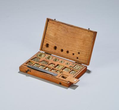 A small apothecary weight box, 1826 - Sbírka vah a závaží Dr. Eiselmayr