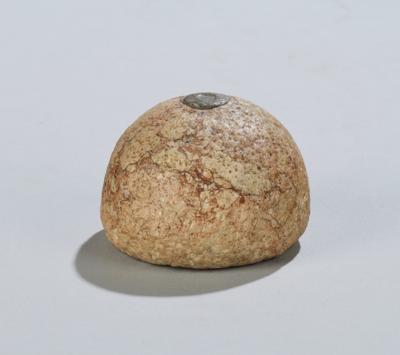 A stone weight of 1/2 pound - Sbírka vah a závaží Dr. Eiselmayr