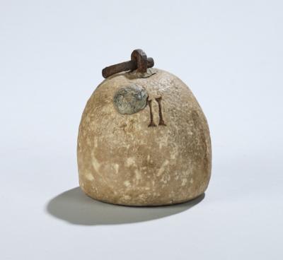 A stone weight of 2 pounds - La collezione di bilance e pesi del Dr. Eiselmayr