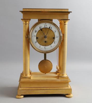 Klassizismus Bronze Portikusuhr, - Uhren, Technik, Kuriositäten & Photographica