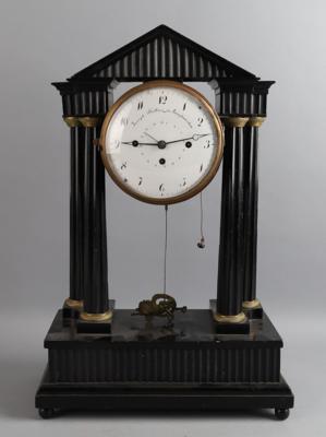 Klassizismus Kommodenuhr, "Joseph Hallirz in Jungbunzlau", - Clocks, Science, Curiosities & Photographica