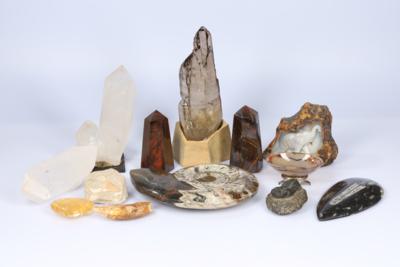Konvolut Mineralien und Fossilien - Hodiny, technologie a kuriozity