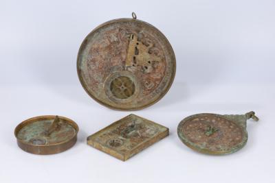 Vier indopersische astronomische Instrumente - Uhren, Wissenschaft, Technik, Fotoapparate & Kuriositäten