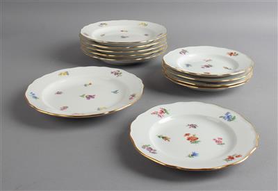 5 Meissen Brotteller Dm. 15,5 cm, 6 Dessertteller Dm. 18 cm, - Decorative Porcelain and Silverware