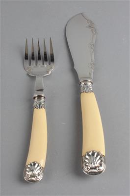 2 Vorleger, - Decorative Porcelain and Silverware