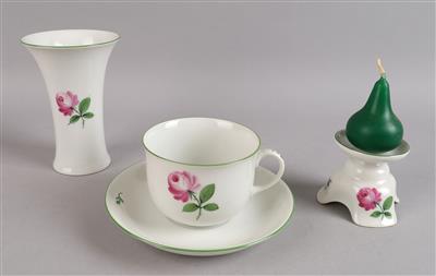 Augarten - 7 Kaffeetassen mit Untertassen, 1 Vase, 1 Kerzenständer, - Decorative Porcelain and Silverware