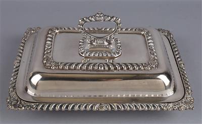 Deckelterrine, - Decorative Porcelain and Silverware