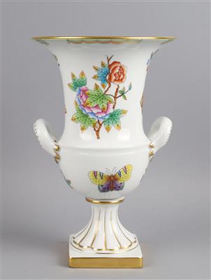 Sockelvase mit Henkeln, Herend, - Dekorativní porcelán a stříbro