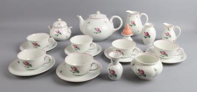 Augarten - 1 Teekanne, 6 Tassen und Untertassen, 2 Gießer, 1 Zuckerdose, 1 Kerzenhalter, 3 kleine Vasen, - Starožitnosti