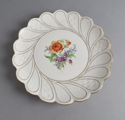 Meissen Platte, - Decorative Porcelain & Silverware