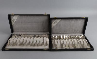 Zwölf Mokkalöffeln und zwölf kleine Kuchengabeln aus 835-Silber, Niederlande, um 1926 - Starožitnosti