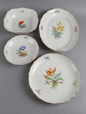 Meissen - 1 ovale Platte, 1 eckige, 2 runde Schüsseln, - Decorative Porcelain & Silverware