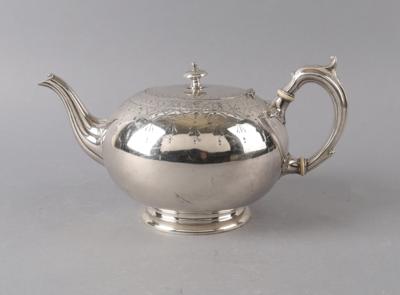 Englische Teekanne, - Decorative Porcelain and Silverware