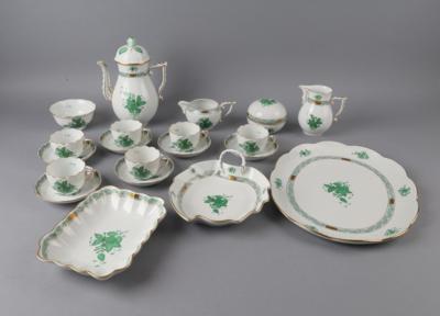 Herend Mokkaservice: - Decorative Porcelain and Silverware
