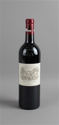 2010 Château Lafite-Rothschild Premier Grand Cru Classé, Pauillac, Bordeaux, 100 Parker Punkte - Die große Oster-Weinauktion powered by Falstaff