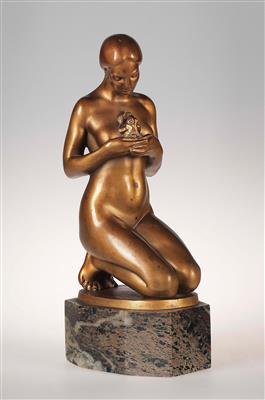 Matthias Bechtold (Deutschland 1886-1940), Frauenfigur mit Froschkönig, Deutschland, 1919 - Jugendstil und Kunsthandwerk des 20. Jahrhunderts