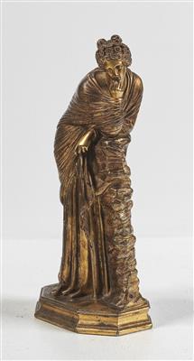 Edouard Henri Delesalle, antikisierende Frauenfigur auf einer Felssäule stützend, Frankreich - Jugendstil und Kunsthandwerk des 20. Jahrhunderts