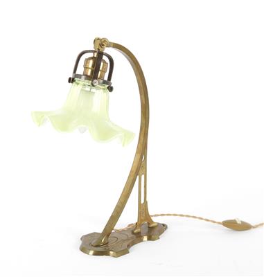Tischlampe mit ausschwingendem Lampenschirm, um 1900/10 - Jugendstil und angewandte Kunst des 20. Jahrhunderts