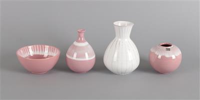 Gudrun Wittke-Baudisch, "Schlankhalsvase 62", "Vase 77", eine Schale und eine größere Vase, Keramik Hallstatt - Jugendstil e arte applicata del XX secolo