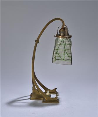 Tischlampe mit Lampenschirm, Glasfabrik Elisabeth, Kosten bei Teplitz zugeschrieben, um 1900/05 - Jugendstil e arte applicata del XX secolo