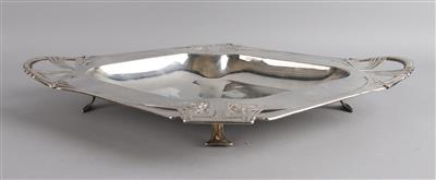 Henkelschale aus Silber in Rautenform mit Blattdekor, Wien, bis Mai 1922