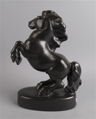 Michael Powolny, Pferd, Modellnummer: 284, Entwurf: um 1910, späte Ausführung der Gmundner Keramik - Jugendstil e arte applicata del XX secolo
