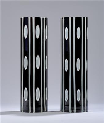 Paar hohe Röhrenvasen "Borussia Glas", wohl Carl Schappel, Haida, um 1914 - Jugendstil and 20th Century Arts and Crafts