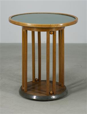 Josef Hoffmann, Entwurfsvariante des "Fledermaustisches", Modellnummer: 728 T, Entwurf: 1905, aufgenommen in den Katalog der Gebrüder Kohn: 1906, Ausführung: Firma Jacob  &  Josef Kohn, Wien - Secese a umění 20. století