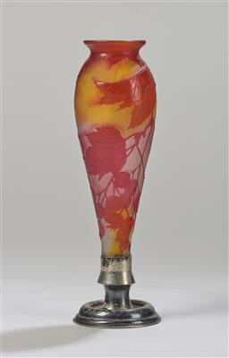 Vase "Groseilles" mit Silbermontierung, Emile Gallé, Nancy, um 1905/10 - Kleinode des Jugendstils und angewandte Kunst des 20. Jahrhunderts