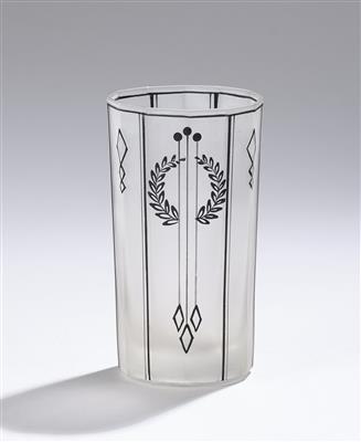 Glas mit schwarzer Emaillemalerei im Stil der Wiener Secession, Austria Gruppe Kunsthandwerk Gallauner - Jugendstil e arte applicata del XX secolo