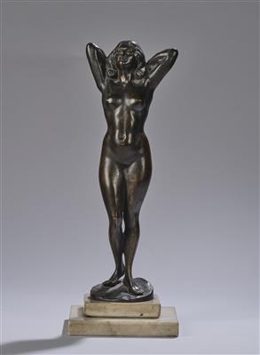 Gyula (Julius) Maugsch (Ungarn, 1882-1946), stehender weiblicher Akt aus Bronze, auf Steinsockel montiert, Entwurf: um 1920 - Jugendstil and 20th Century Arts and Crafts