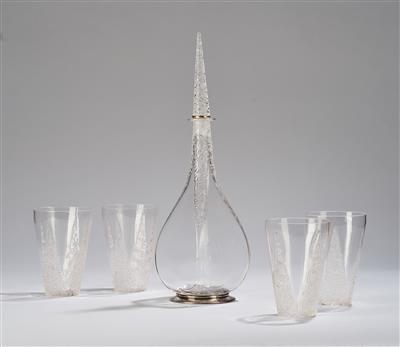 Carafe und vier Gobelets "Marguerites", No. 3161 (moule no. 1316) und No. 3404 (moule no. 1313), Entwurf: um 1920, René Lalique, Wingen-sur-Moder - Secese a umění 20. století