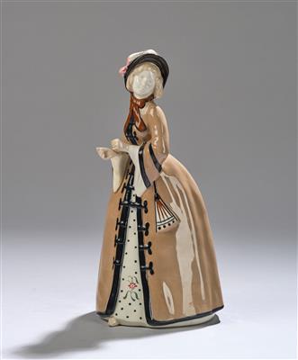 Frauenfigur mit Mantel, Schute und einem Fächer, Modellnummer: 8491, Entwurf: um 1912 - Kleinode des Jugendstils und angewandte Kunst des 20. Jahrhunderts