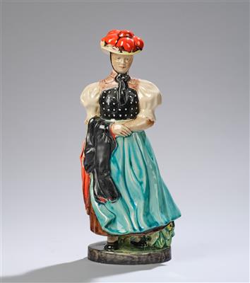 Trachtenfrau mit Hut und einem Tuch, Modellnummer: 5334, Ausführung: Karlsruher Majolika Manufaktur - Jugendstil and 20th Century Arts and Crafts
