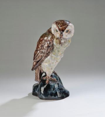 An owl on a naturalistic base, Gmundner Keramik, 1947-49 - Secese a umění 20. století (zvířectvo a mýtické bytosti)