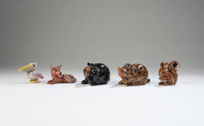 Mixed lot of five animals: two hedgehogs, a squirrel, a fox and a pelican, Wittmann Keramik, Vienna, c. 1930 - Secese a umění 20. století (zvířectvo a mýtické bytosti)