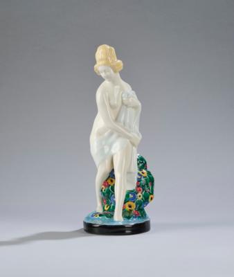 Ida Schwetz-Lehmann (1883-1971), a girl bathing, model number 879, designed in around 1912/13, executed by Gmundner Keramik, Gmunden, 1923-32 - Jugendstil e arte applicata del XX secolo