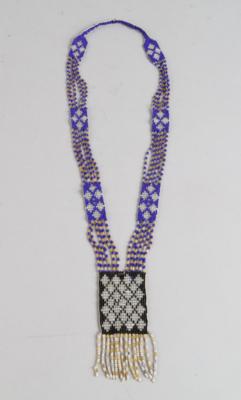 A glass bead necklace in the style of the Wiener Werkstätte, designed in around 1920/30 - Jugendstil e arte applicata del XX secolo