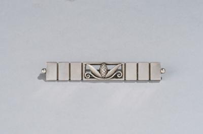 A sterling silver brooch with pine cone decoration, model number 216, Georg Jensen, Copenhagen, executed in around 1915-1919 - Secese a umění 20. století