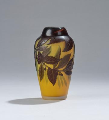 Kleine Vase mit Fuchsiendekor, Emile Gallé, Nancy, um 1910 - Kleinode des Jugendstils & Angewandte Kunst des 20. Jahrhunderts