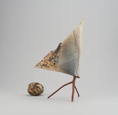 Lilo Schrammel (born in Gols, Burgenland, in 1949), two objects: a sculpture with branch stand and an egg - Jugendstil e arte applicata del XX secolo