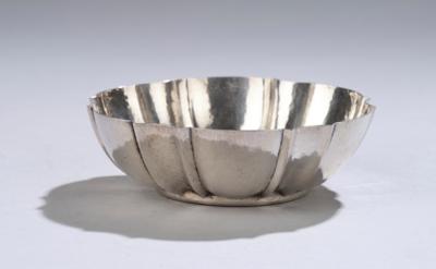 A silver bowl with hammered decoration, Graz, as of May 1922 - Jugendstil and 20th Century Arts and Crafts