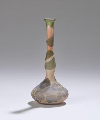 A vase with hydrangeas, Emile Gallé, Nancy, 1905-08 - Jugendstil e arte applicata del XX secolo