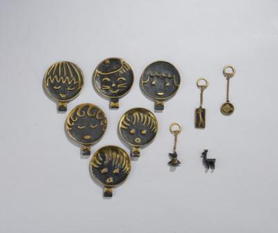 Walter Bosse, a mixed lot face-shaped ashtrays, three key chains and a miniature llama, Herta Baller, Vienna, c. 1950 - Secese a umění 20. století