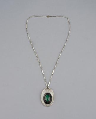 A silver necklace with pendant set with onyx and malachite, Richard Laufer, Vienna, by May 1922 - Secese a umění 20. století