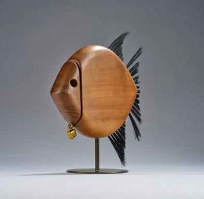 A fish-shaped walnut money box, model number 4946, Carl Auböck, Vienna, c.  1960 - Jugendstil and 20th Century Arts and Crafts 2023/04/05 - Starting  bid: EUR 180 - Dorotheum